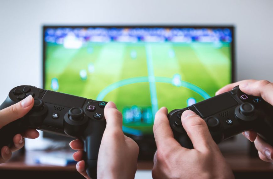 ビデオゲームと e スポーツは子供にとって良いものですか?